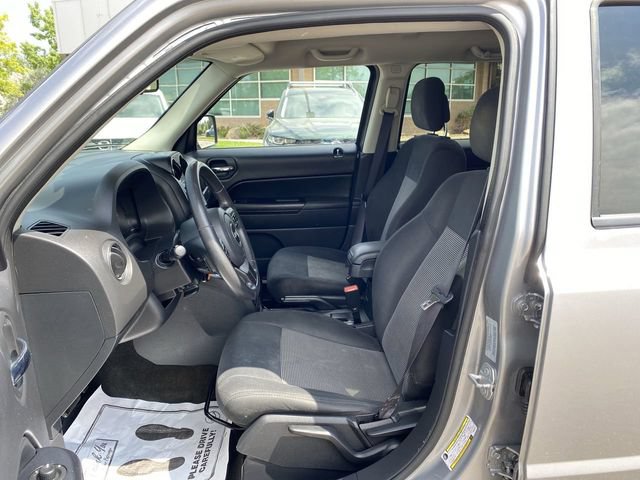 Used 2016 Jeep Patriot Latitude AWD/4WD image 12