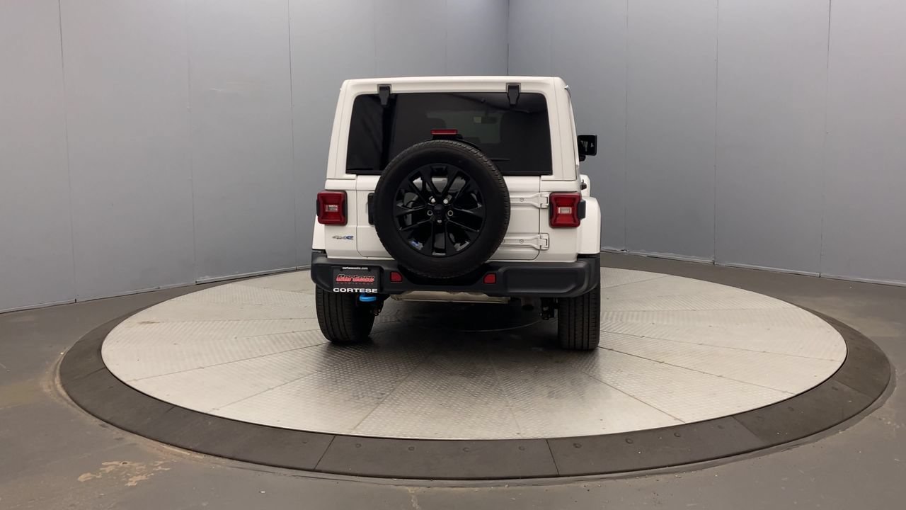 Used 2022 Jeep Wrangler Unlimited Sahara w/ Cold Weather Group AWD/4WD image 4