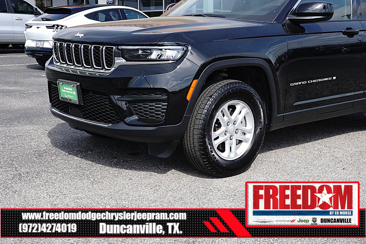 Certified 2025 Jeep Grand Cherokee Laredo image 40