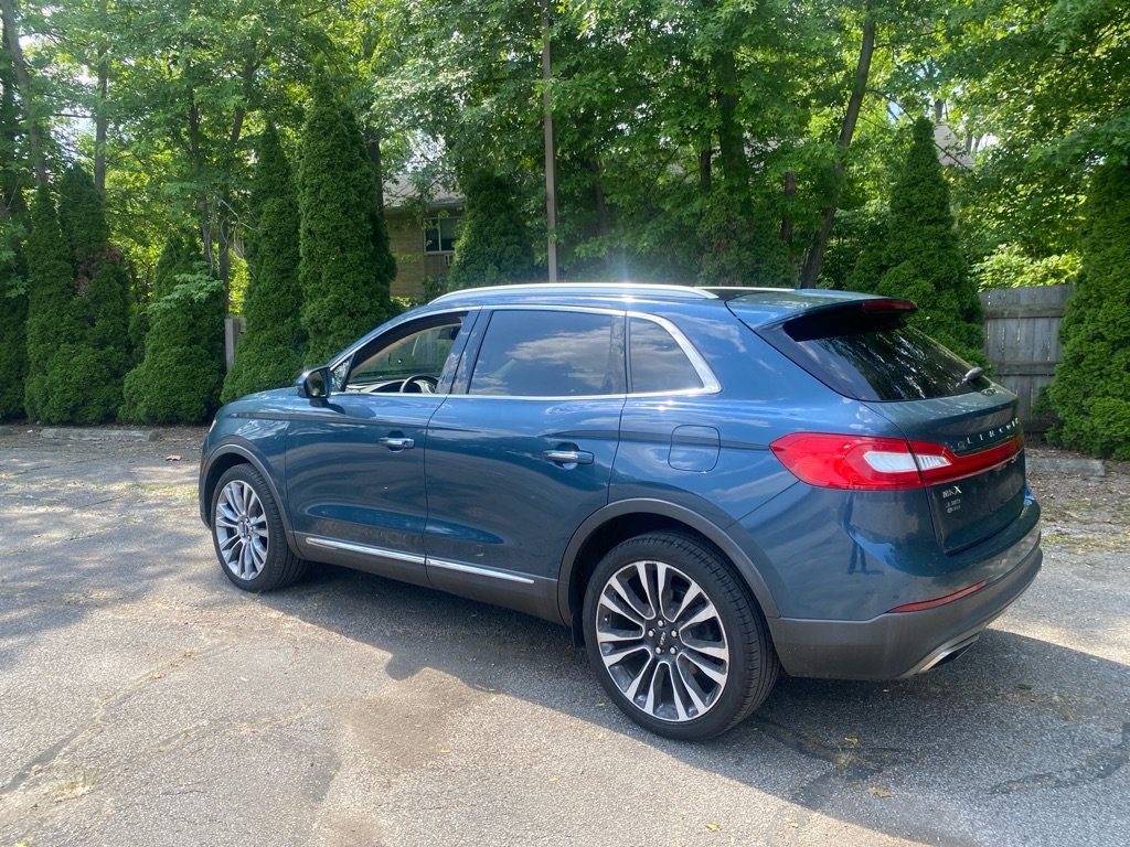 Used 2016 Lincoln MKX Reserve w/ Climate Package AWD/4WD image 3