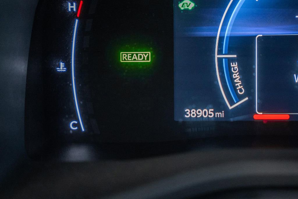 Used 2025 Toyota Camry LE image 41