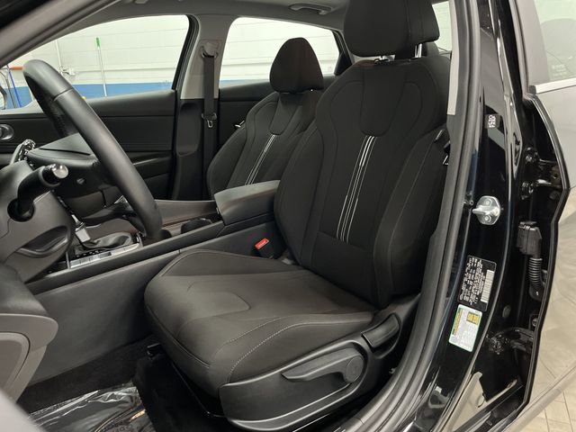 Used 2024 Hyundai Elantra SEL w/ Convenience Package image 4