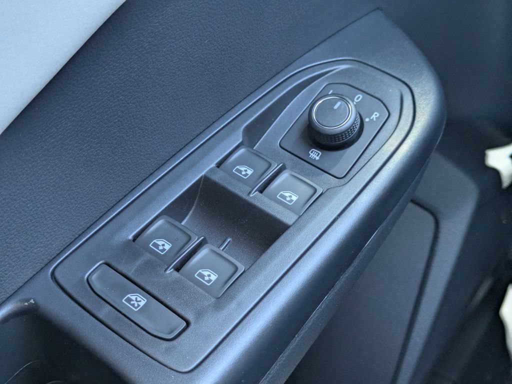 New 2026 Volkswagen Taos SE AWD/4WD image 24