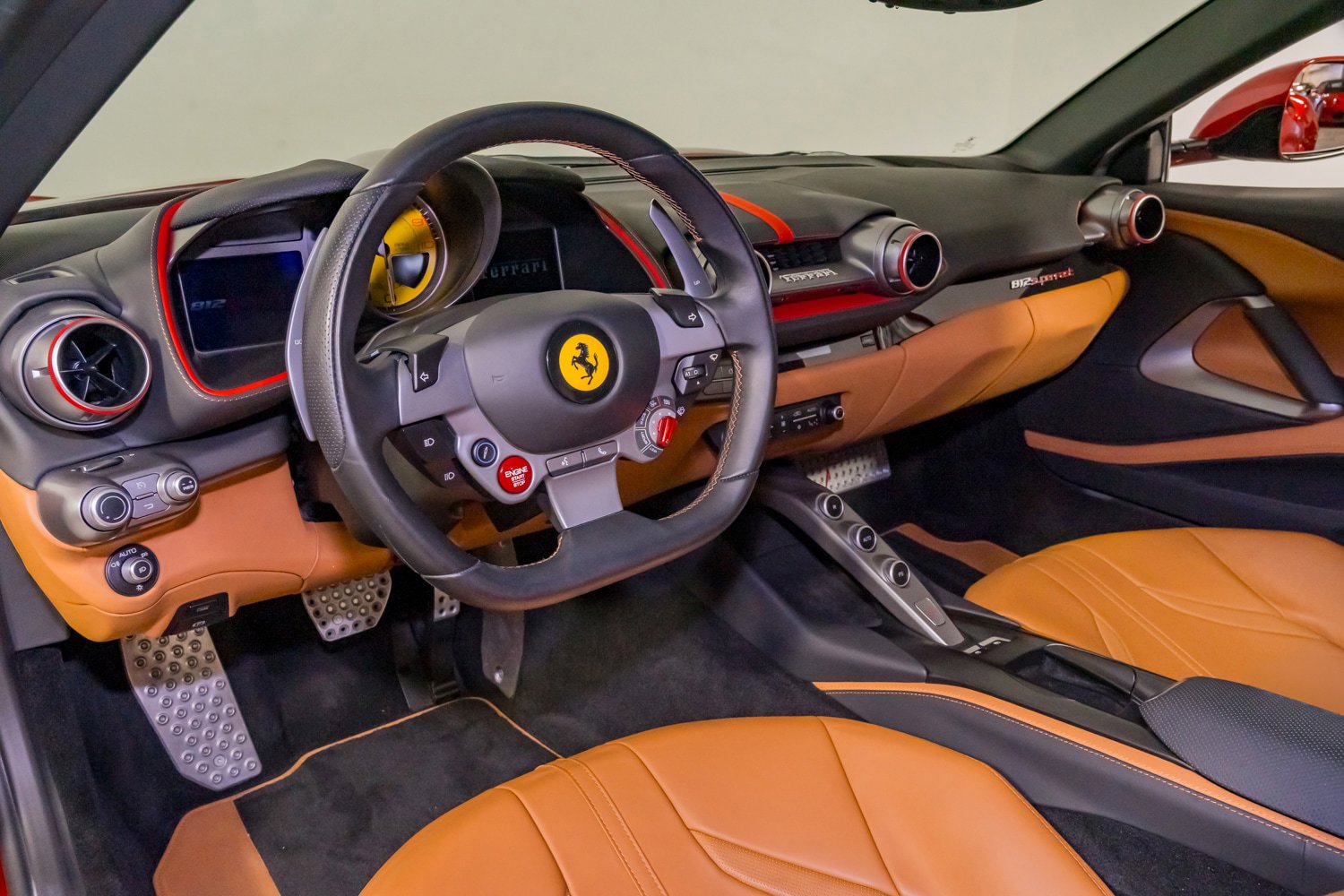 Used 2019 Ferrari 812 Superfast RWD image 18