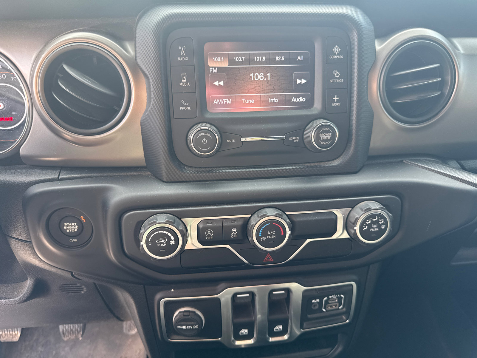 Used 2020 Jeep Wrangler Sport image 21