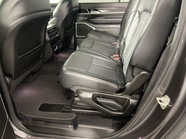 Used 2024 Jeep Wagoneer L Series II w/ Flexible Seating Group image 21