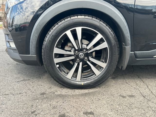 Used 2020 Nissan Kicks SR w/ Exterior Package image 25