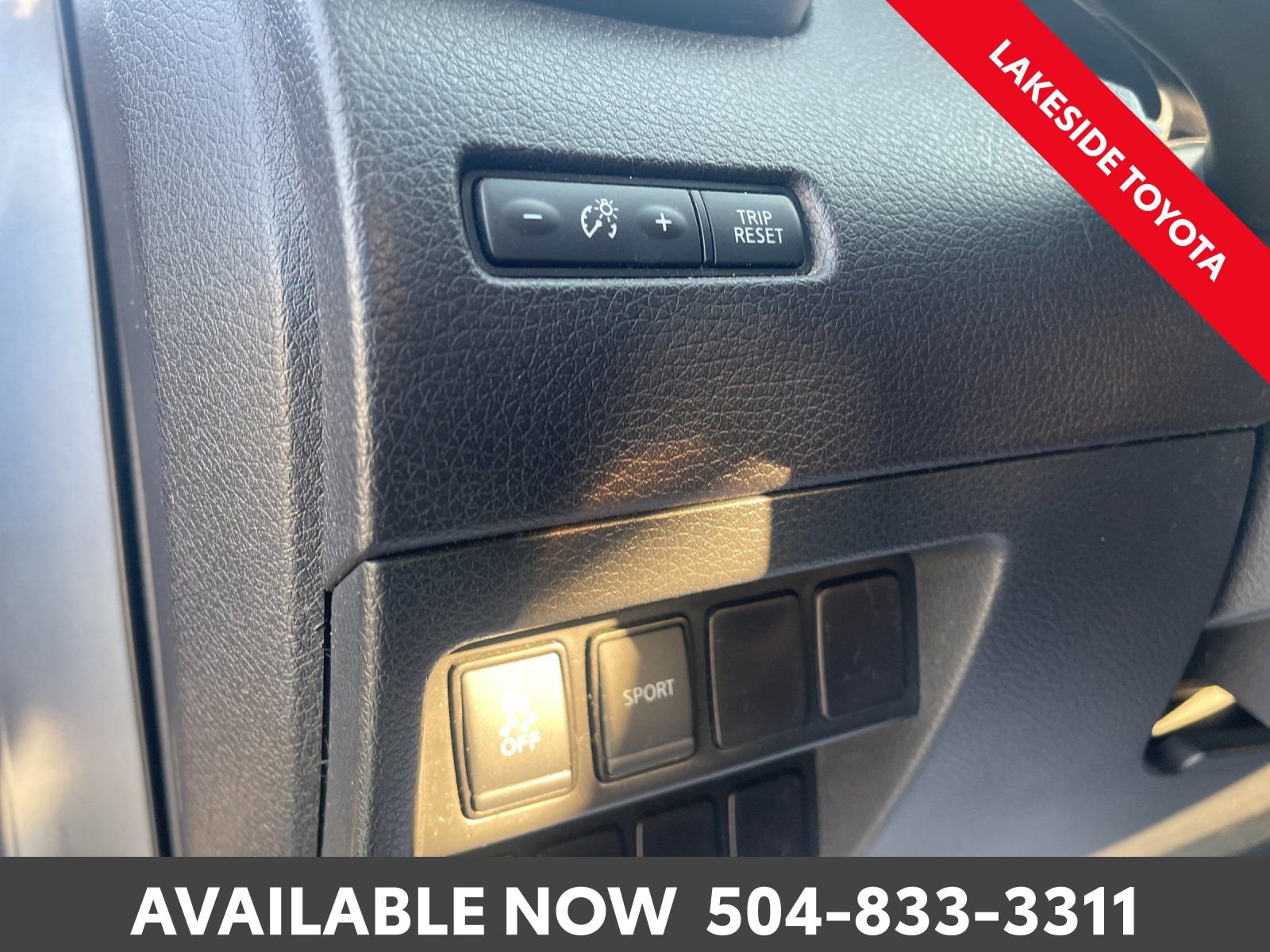 Used 2016 Nissan Rogue SV image 25