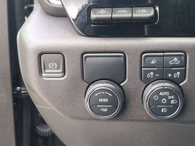 Used 2023 Chevrolet Silverado 1500 High Country w/ Technology Package image 18