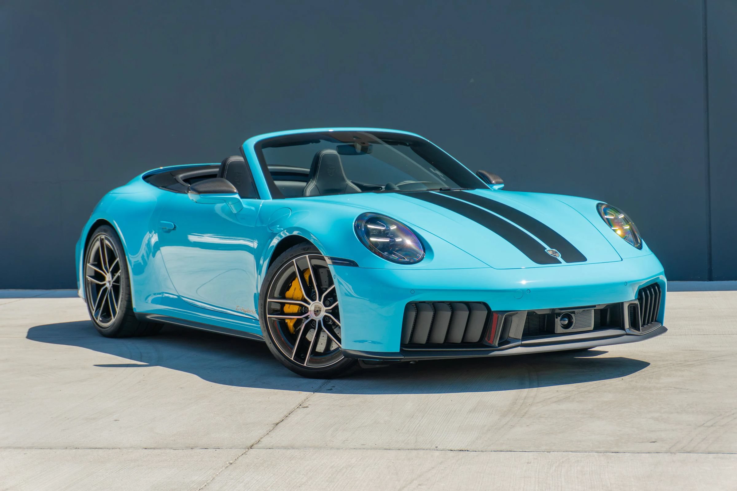 Used 2025 Porsche 911 Carrera 4 GTS AWD/4WD image 6
