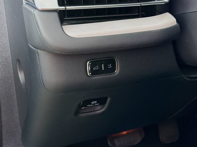 New 2026 Lincoln Navigator Premiere AWD/4WD image 10