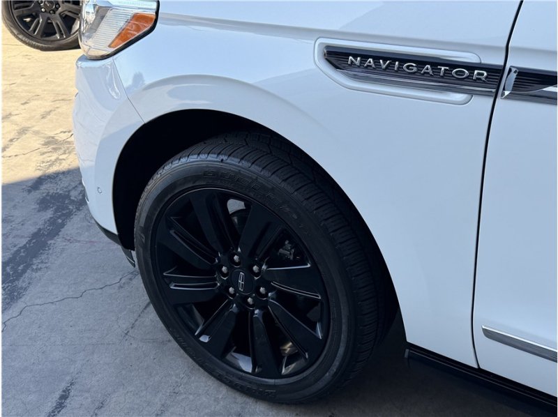 Used 2022 Lincoln Navigator Black Label AWD/4WD image 12