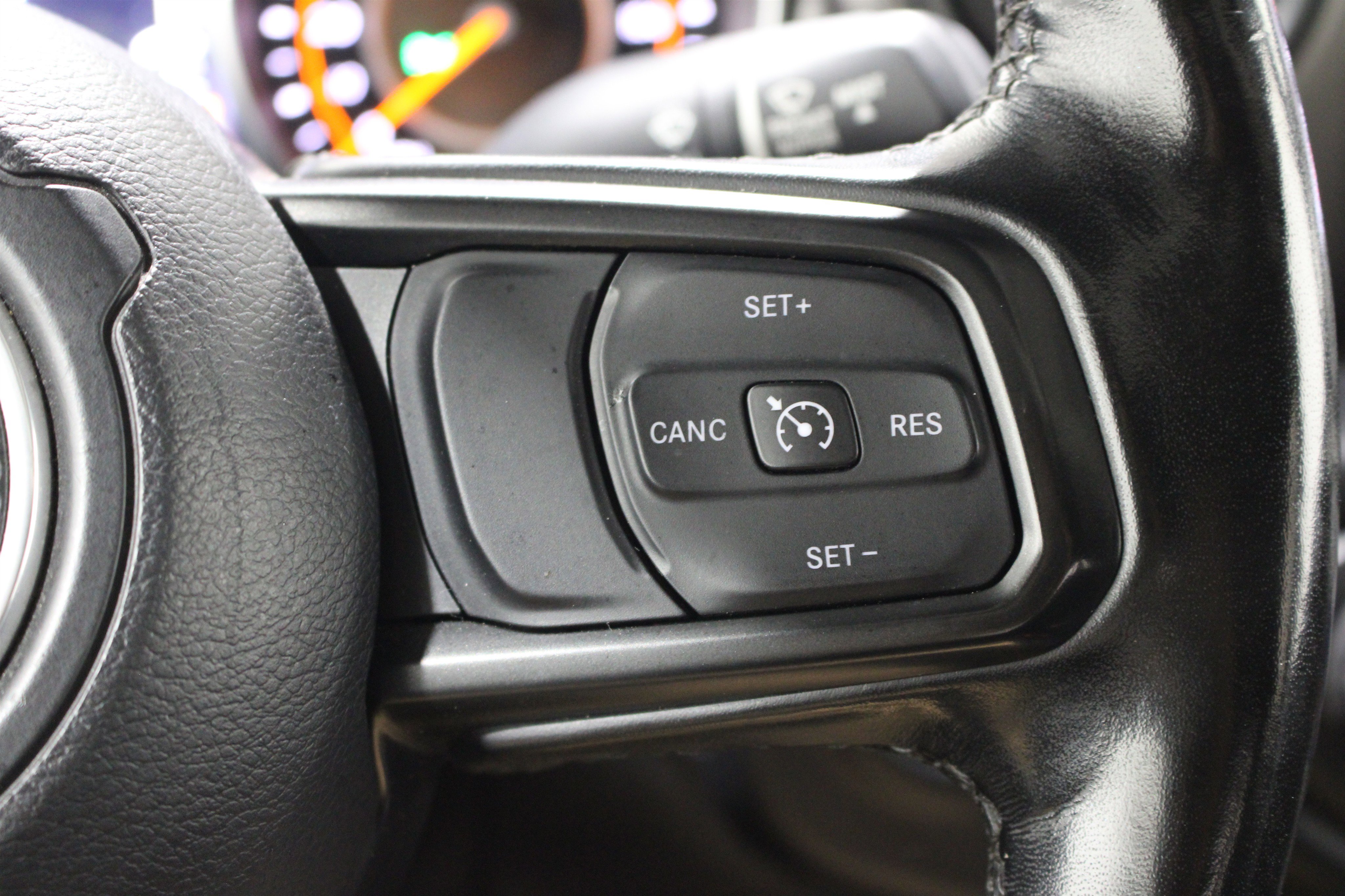 Used 2021 Jeep Gladiator Sport AWD/4WD image 12