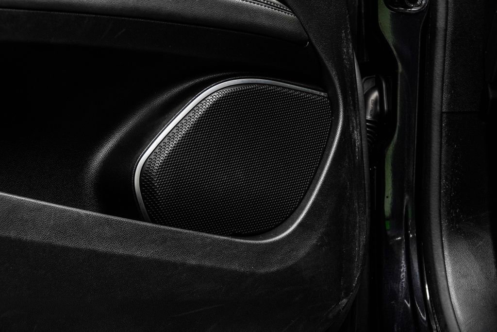 Used 2023 Alfa Romeo Stelvio Veloce AWD/4WD image 35