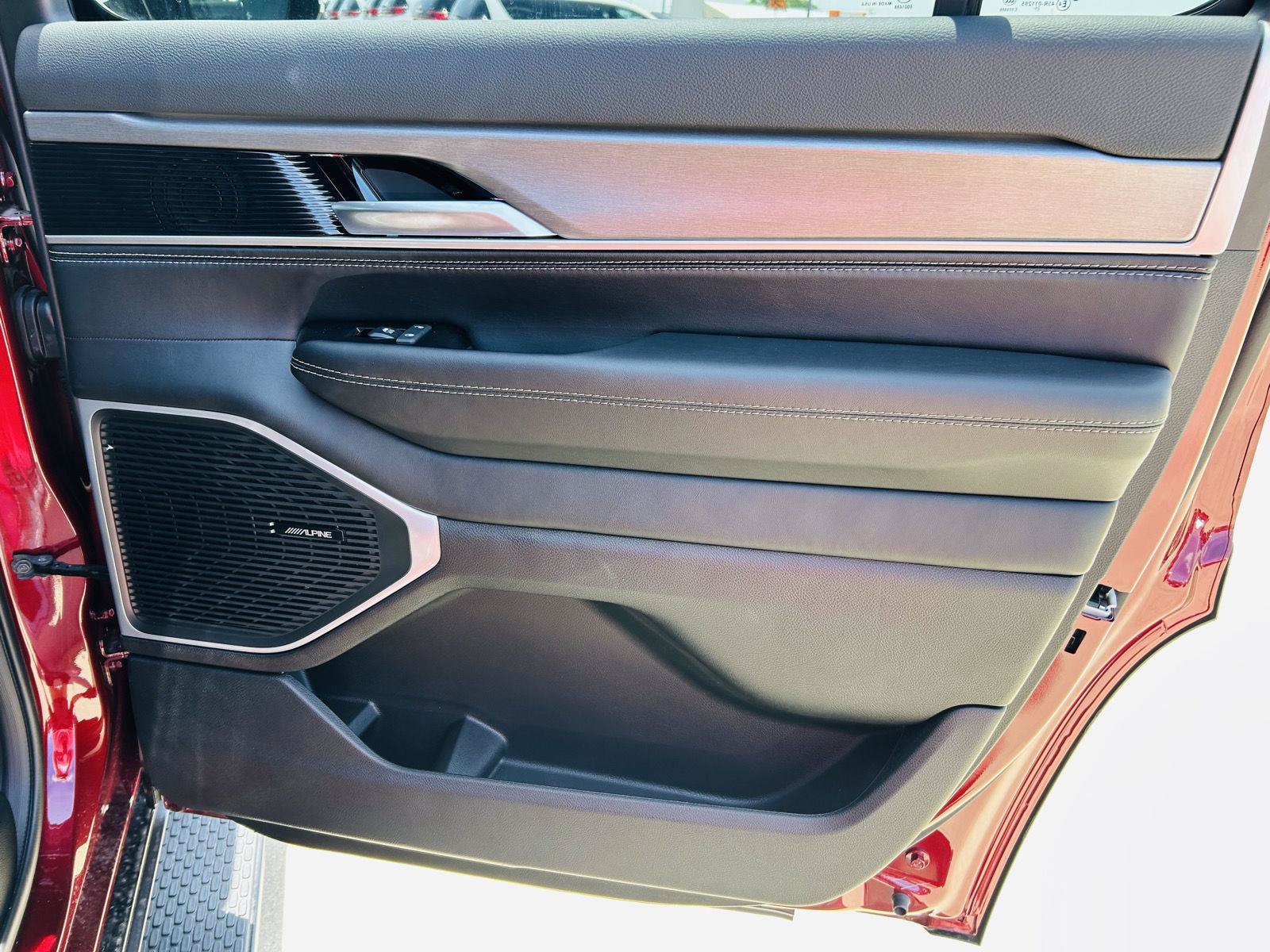 New 2026 Jeep Grand Wagoneer 4WD image 32