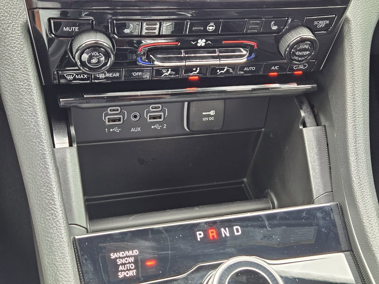 Used 2025 Jeep Grand Cherokee Limited w/ Black Appearance Package image 21