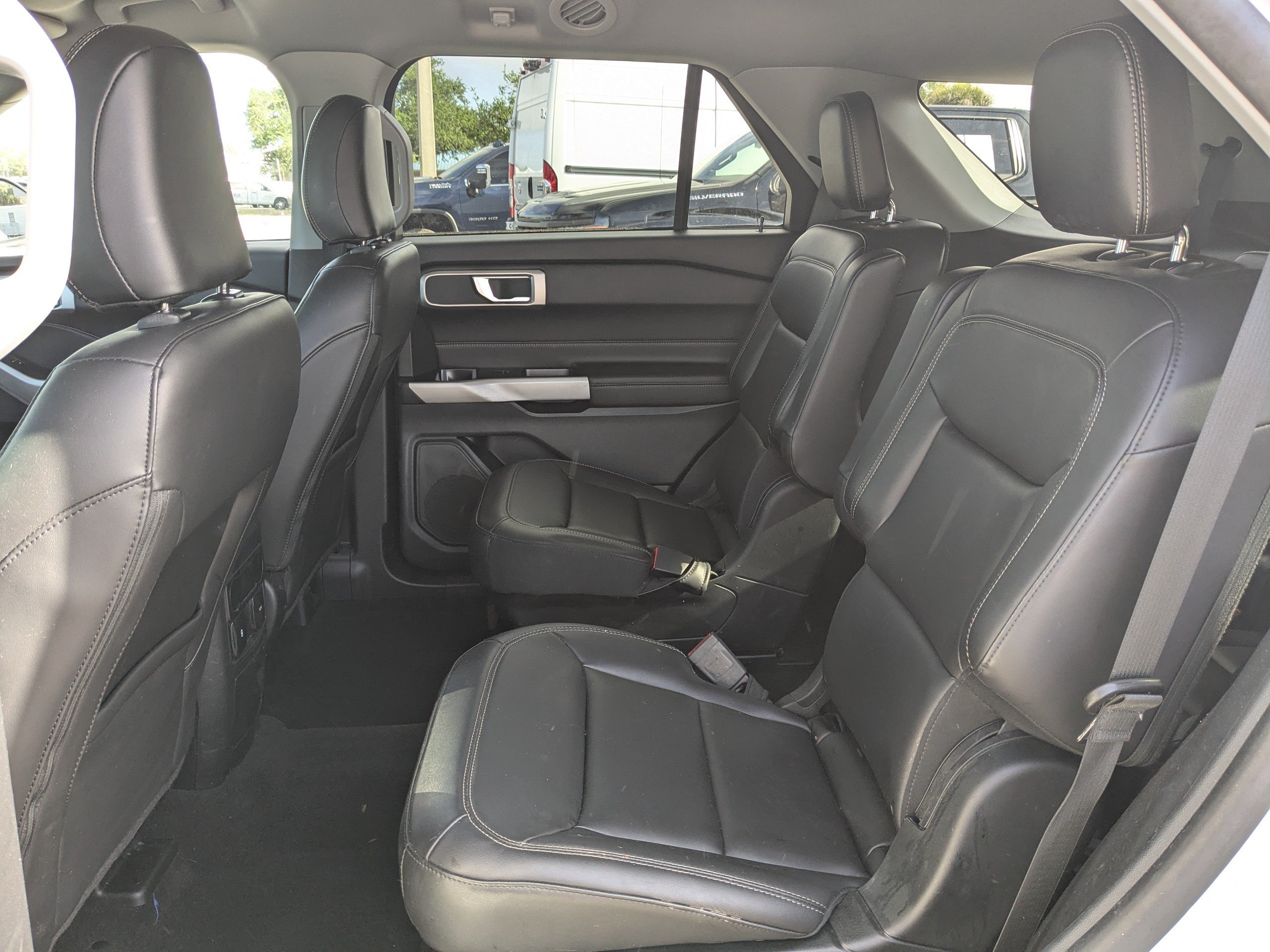 Certified 2024 Ford Explorer XLT w/ Equipment Group 202A AWD/4WD image 16