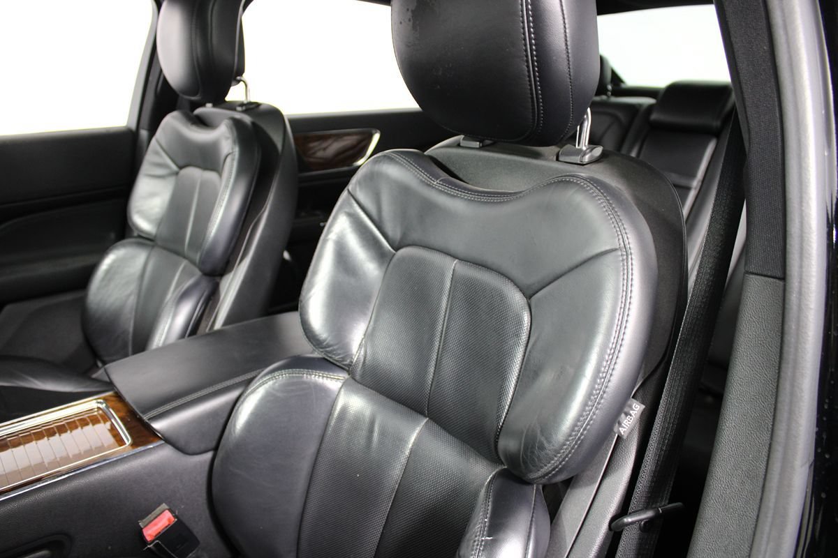 Used 2017 Lincoln Continental Select FWD image 17