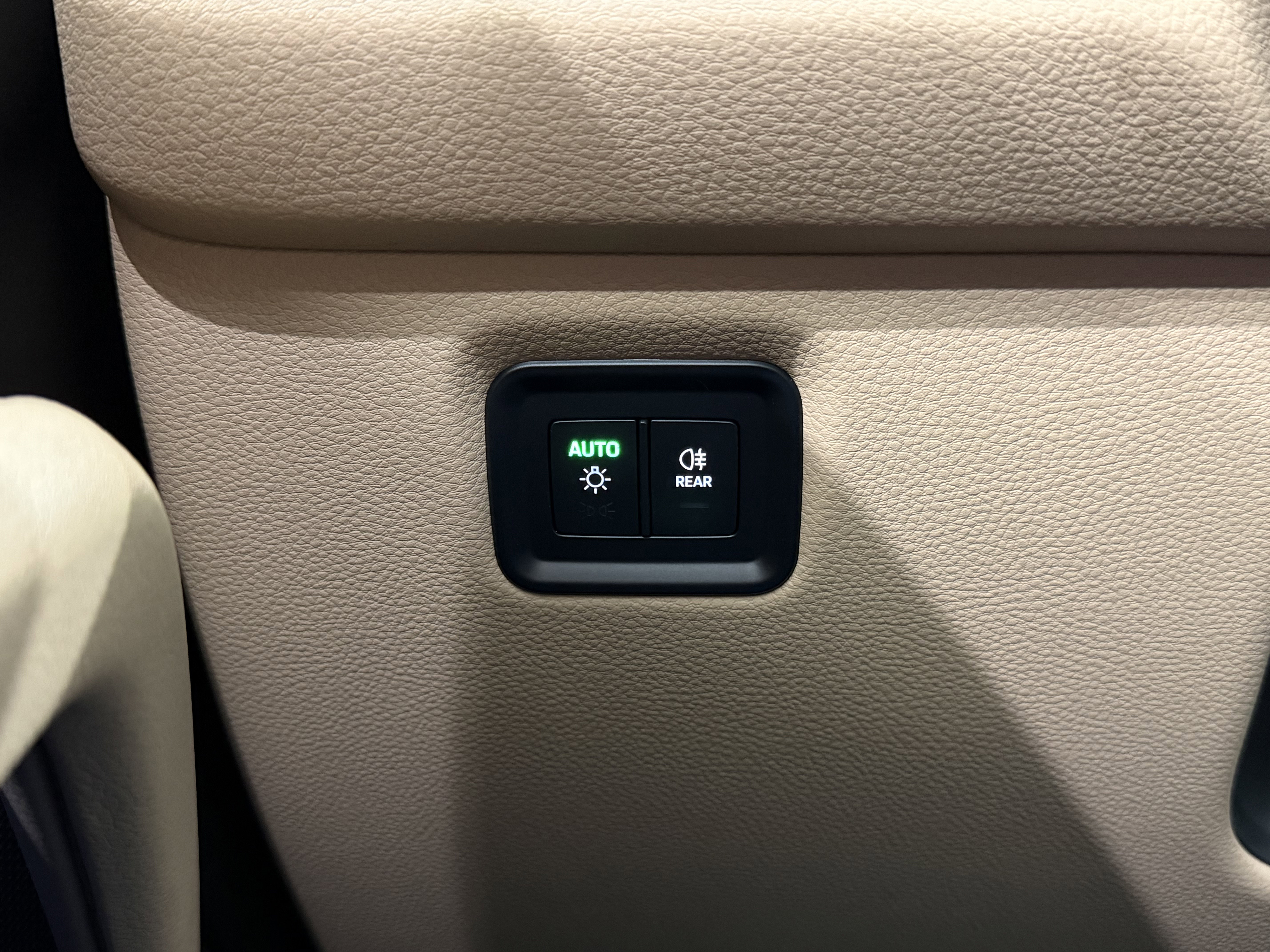 Certified 2024 Porsche Cayenne w/ Premium Package Plus (PFM) image 48