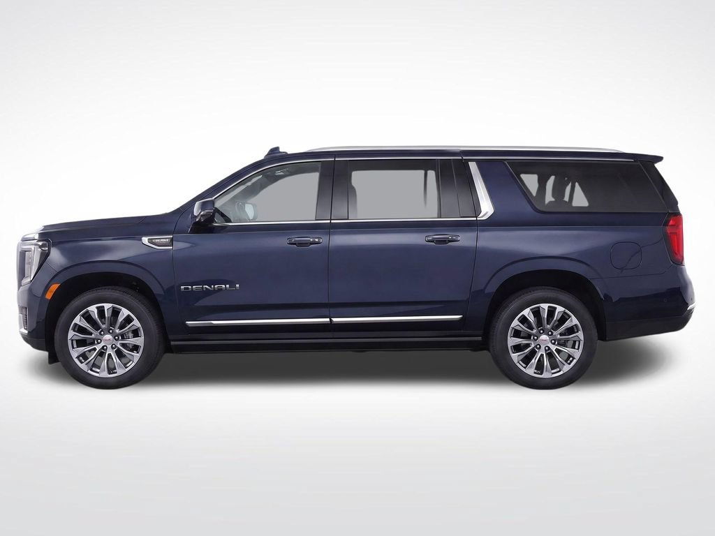 Certified 2023 GMC Yukon XL Denali w/ Denali Reserve Package AWD/4WD image 8