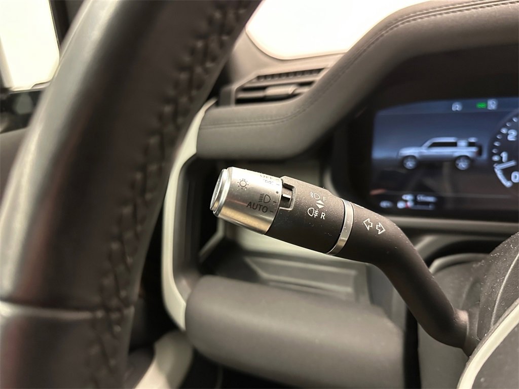 Used 2020 Land Rover Defender 110 SE image 21