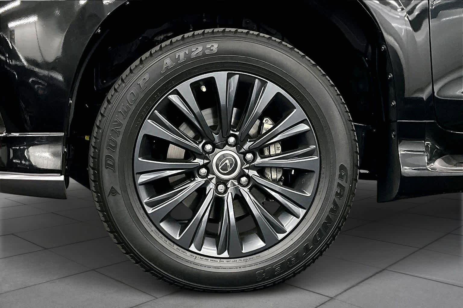Used 2023 Lexus GX 460 Premium w/ Accessory Package image 11