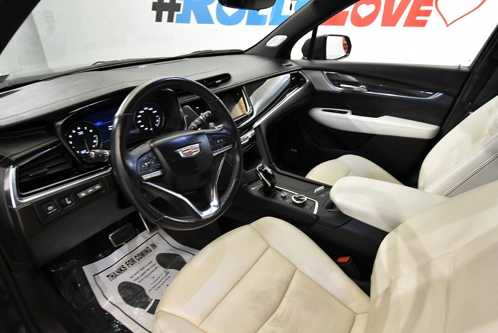 Used 2023 Cadillac XT6 Sport w/ Technology Package AWD/4WD image 11