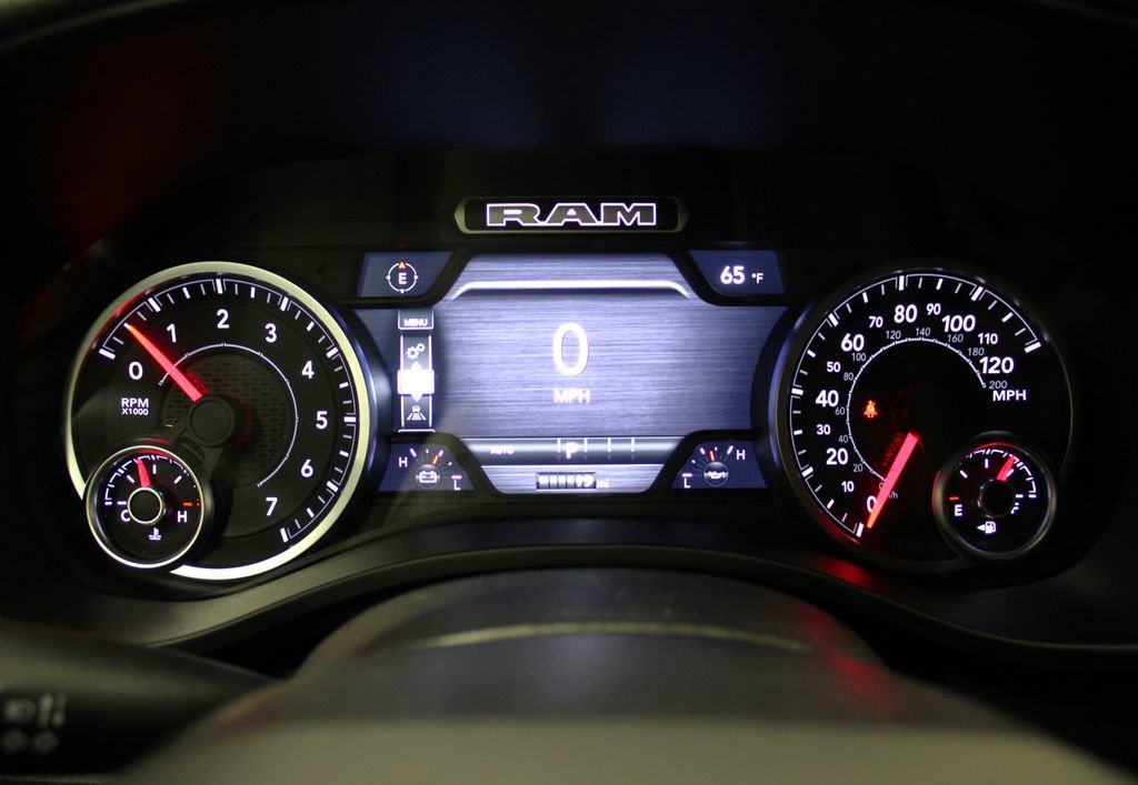 New 2026 RAM 1500 4x4 Crew Cab image 9