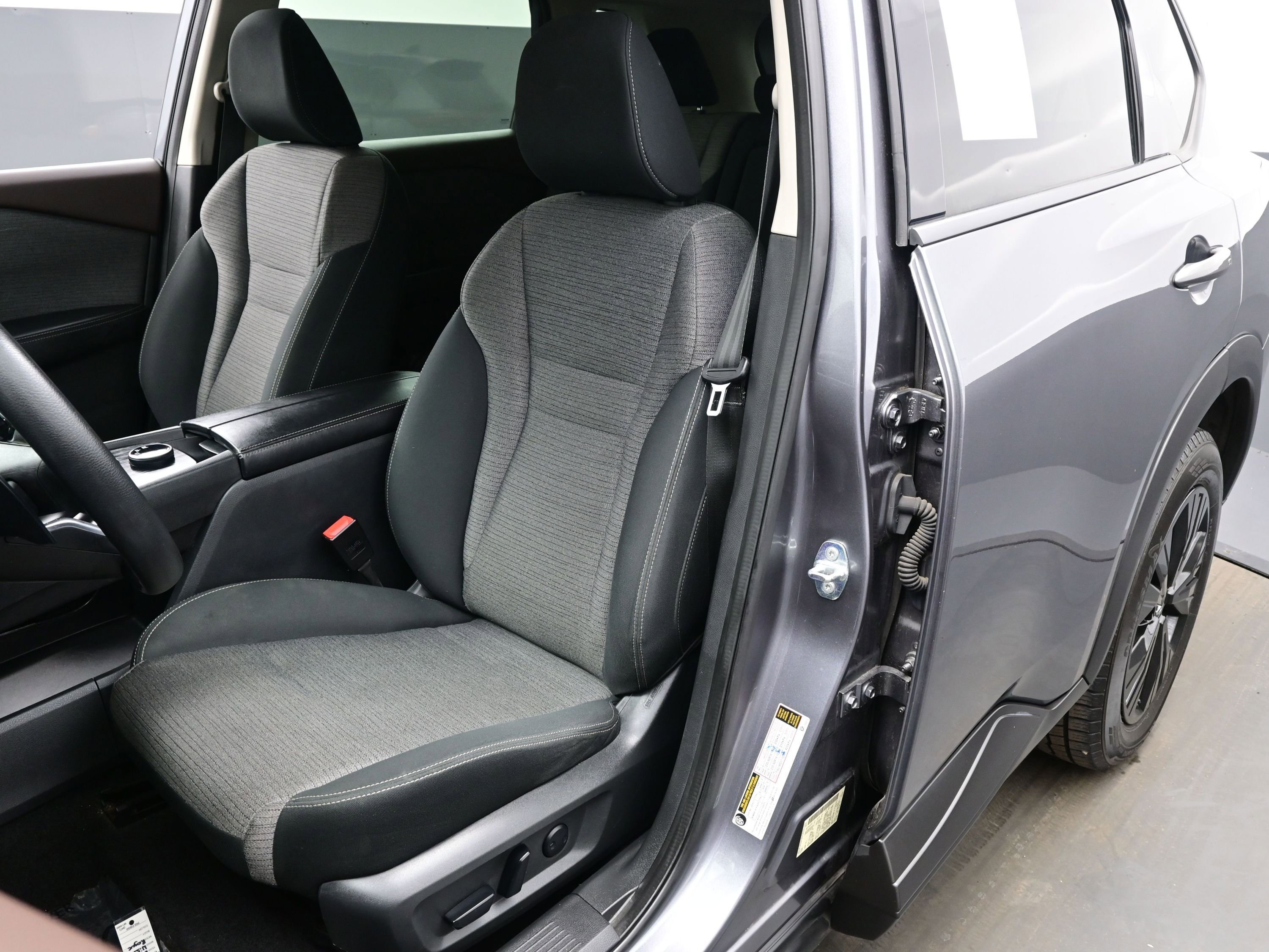 Used 2021 Nissan Rogue SV image 12