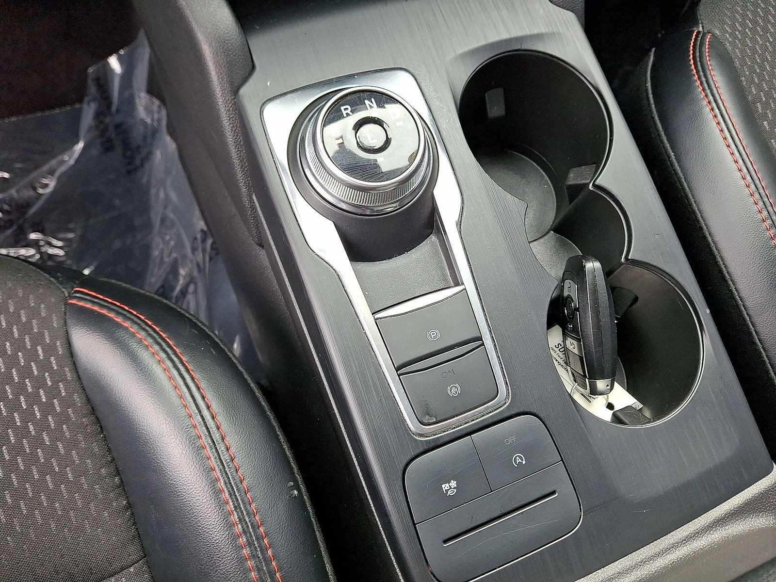 Used 2025 Ford Escape ST-Line FWD image 12
