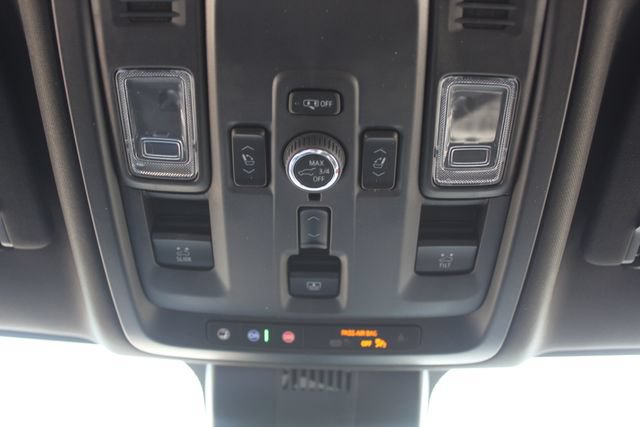 Used 2025 GMC Yukon Denali w/ Denali Reserve Package AWD/4WD image 36