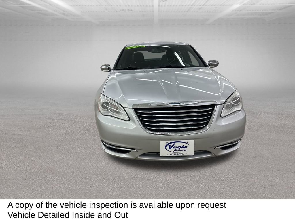 Used 2011 Chrysler 200 Limited image 5