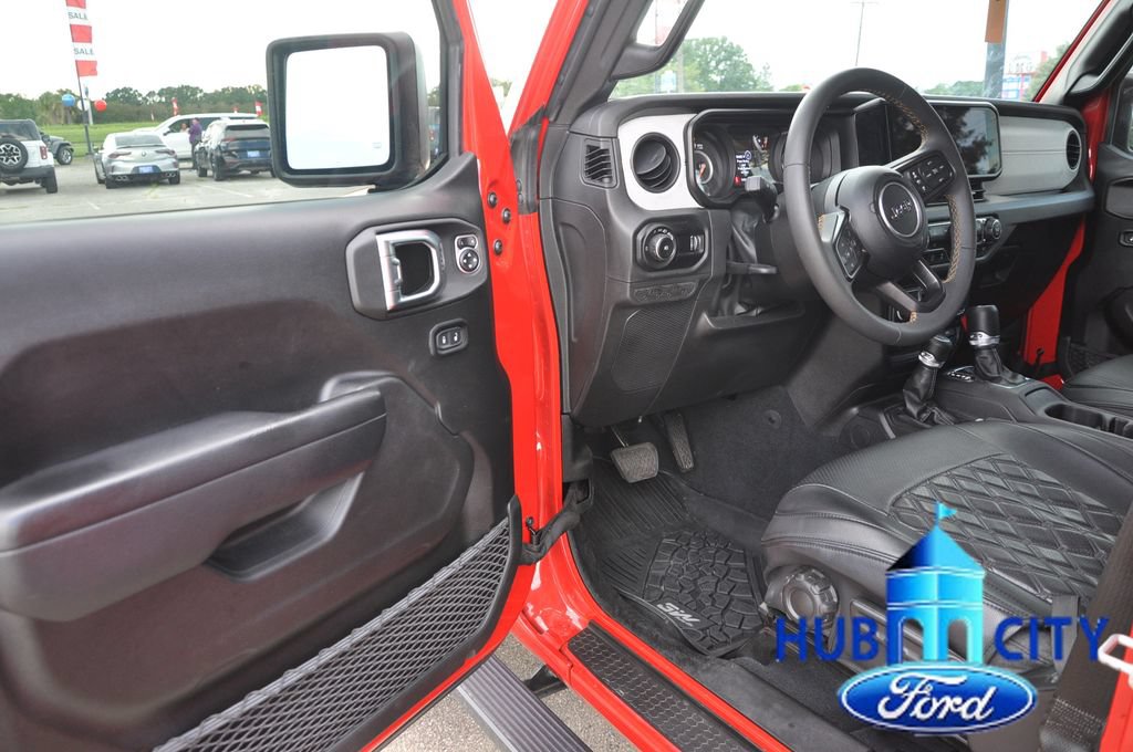 Used 2024 Jeep Wrangler Unlimited Sport AWD/4WD image 11