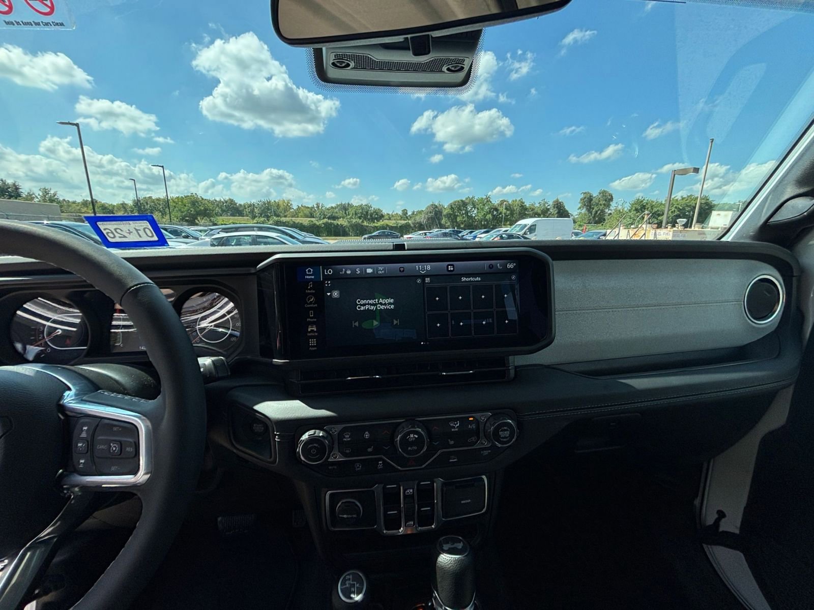 Used 2025 Jeep Wrangler Sahara image 31