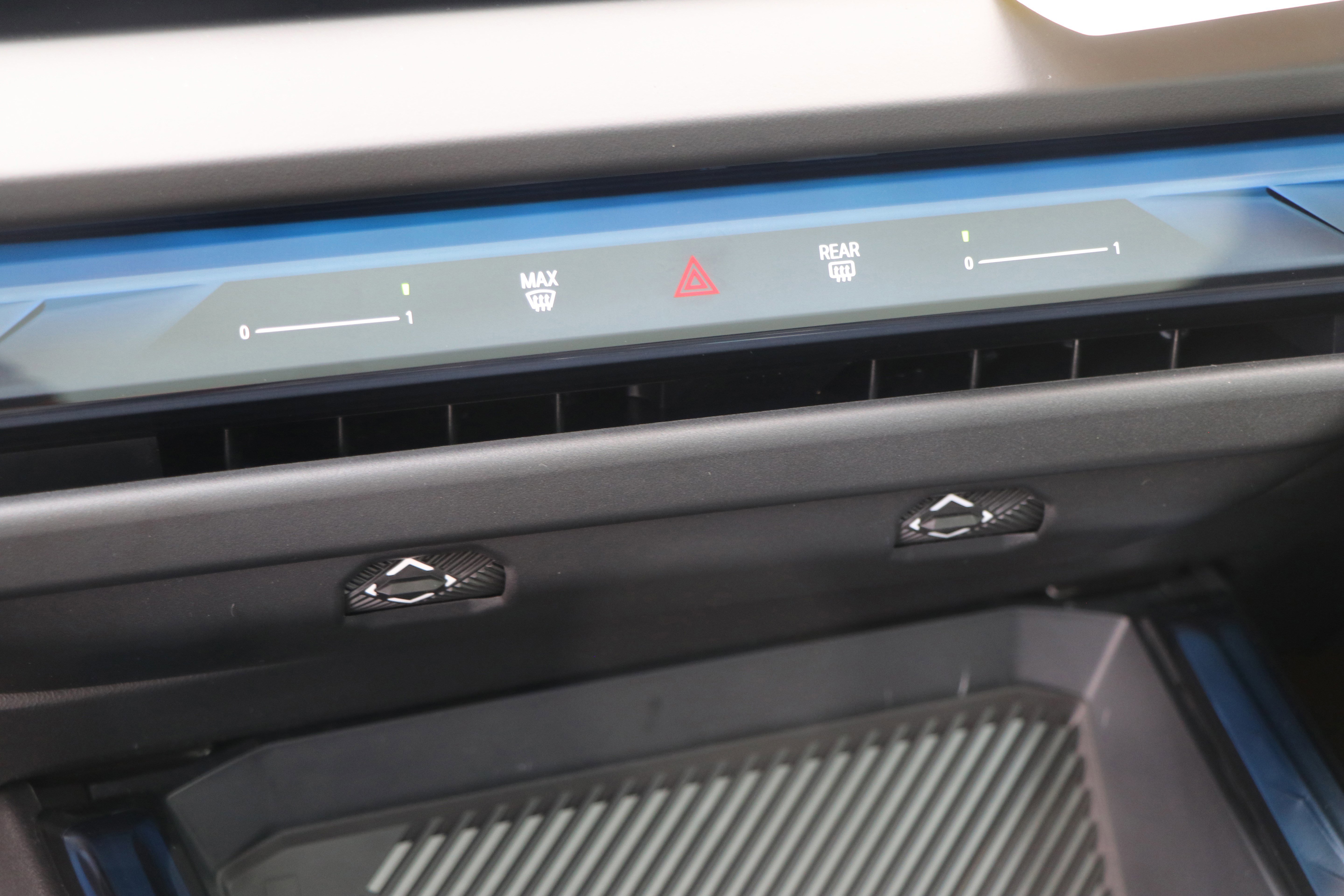 Certified 2025 BMW X3 xDrive30i w/ Premium Package image 17