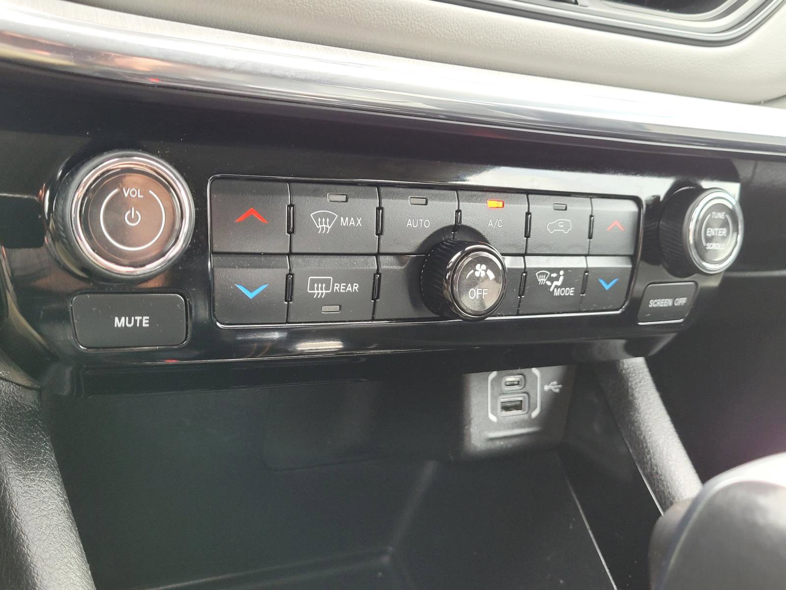 Used 2022 Jeep Compass Limited AWD/4WD image 26