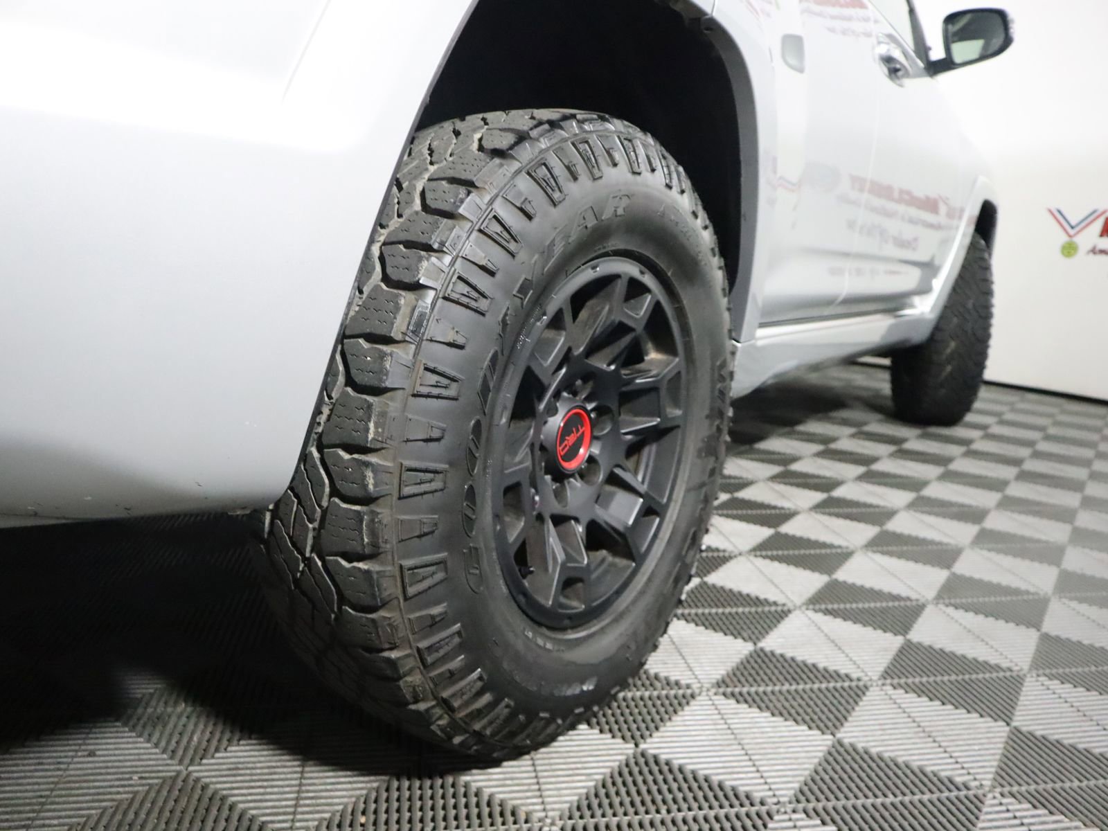 Used 2016 Toyota 4Runner Limited AWD/4WD image 10