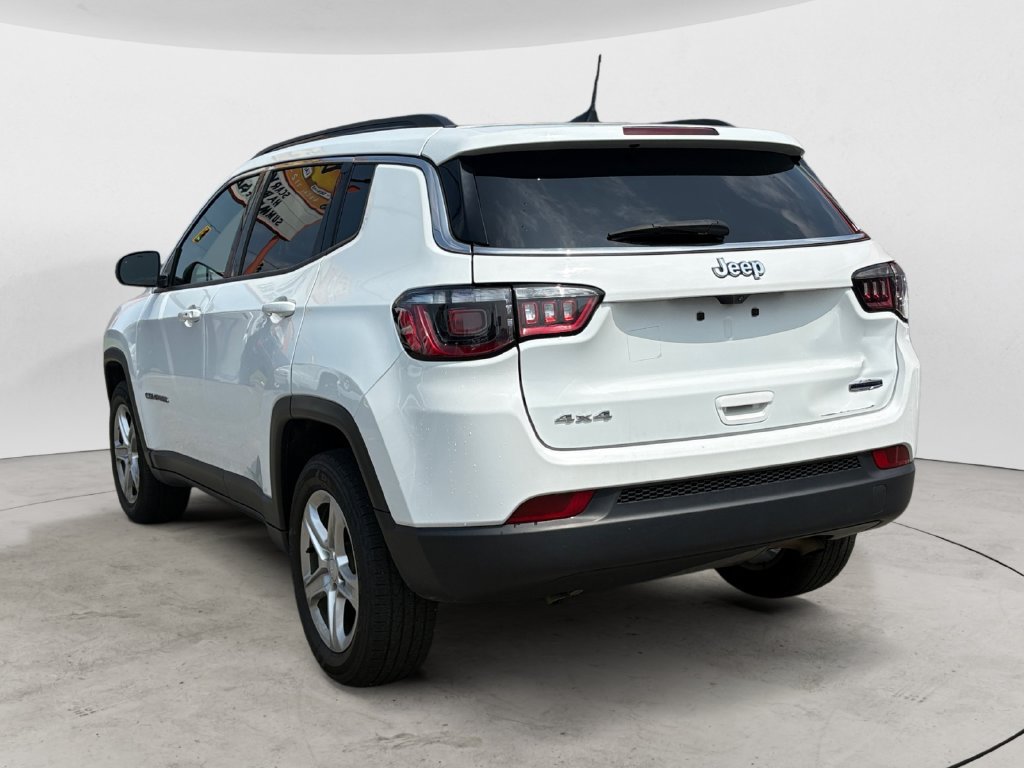 Used 2023 Jeep Compass Latitude AWD/4WD image 5