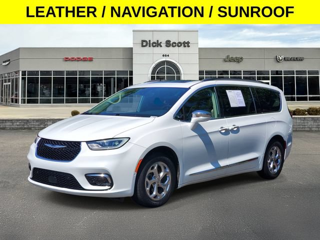 Used 2022 Chrysler Pacifica Limited FWD image 2