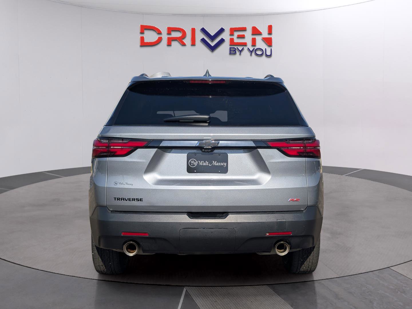 Used 2023 Chevrolet Traverse RS image 4