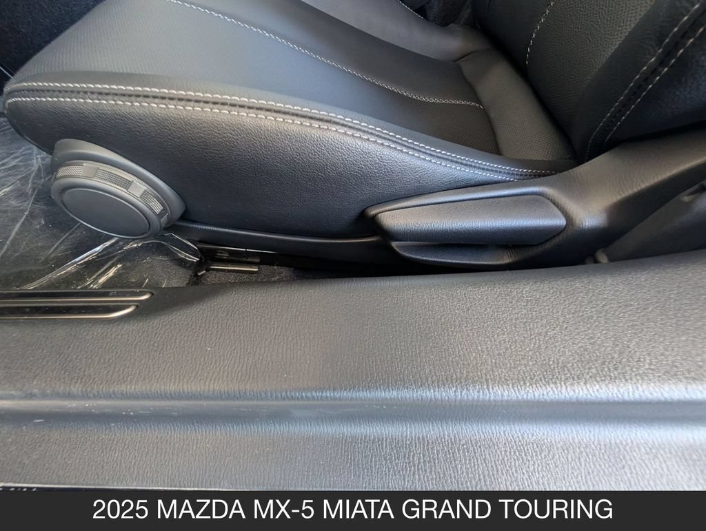 New 2025 MAZDA MX-5 Miata Grand Touring w/ Appearance Package RWD image 8