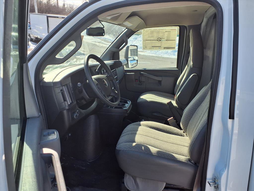 New 2025 GMC Savana 3500 w/ Power Convenience Package RWD image 17