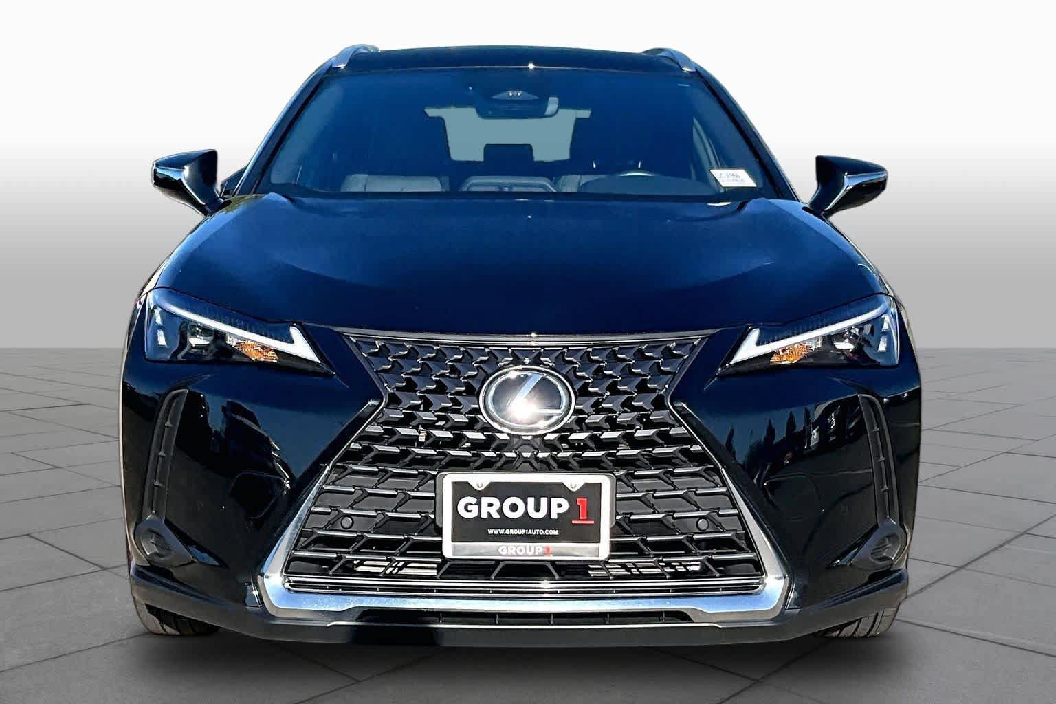 Certified 2025 Lexus UX 300h FWD w/ Accessory Package (Z1) image 4