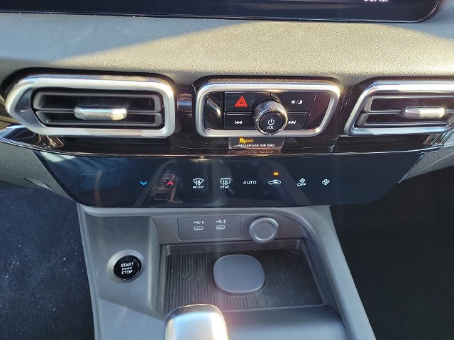 New 2027 Nissan Sentra SR w/ Floor Mat Package FWD image 28