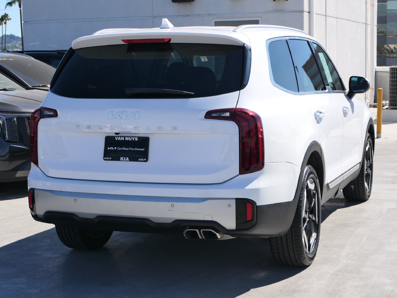 Certified 2024 Kia Telluride S w/ S Sunroof Package FWD image 3