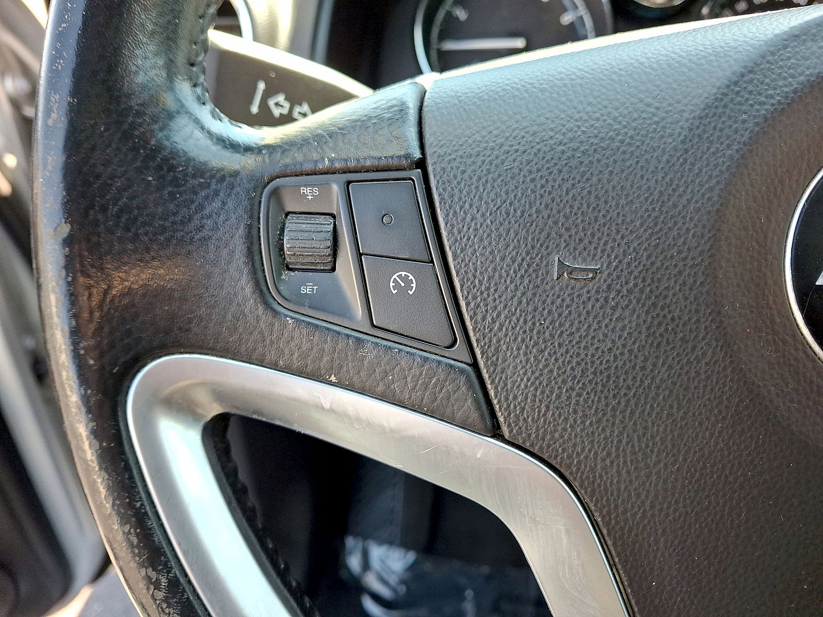 Used 2014 Chevrolet Captiva Sport LT w/ Convenience Package FWD image 16