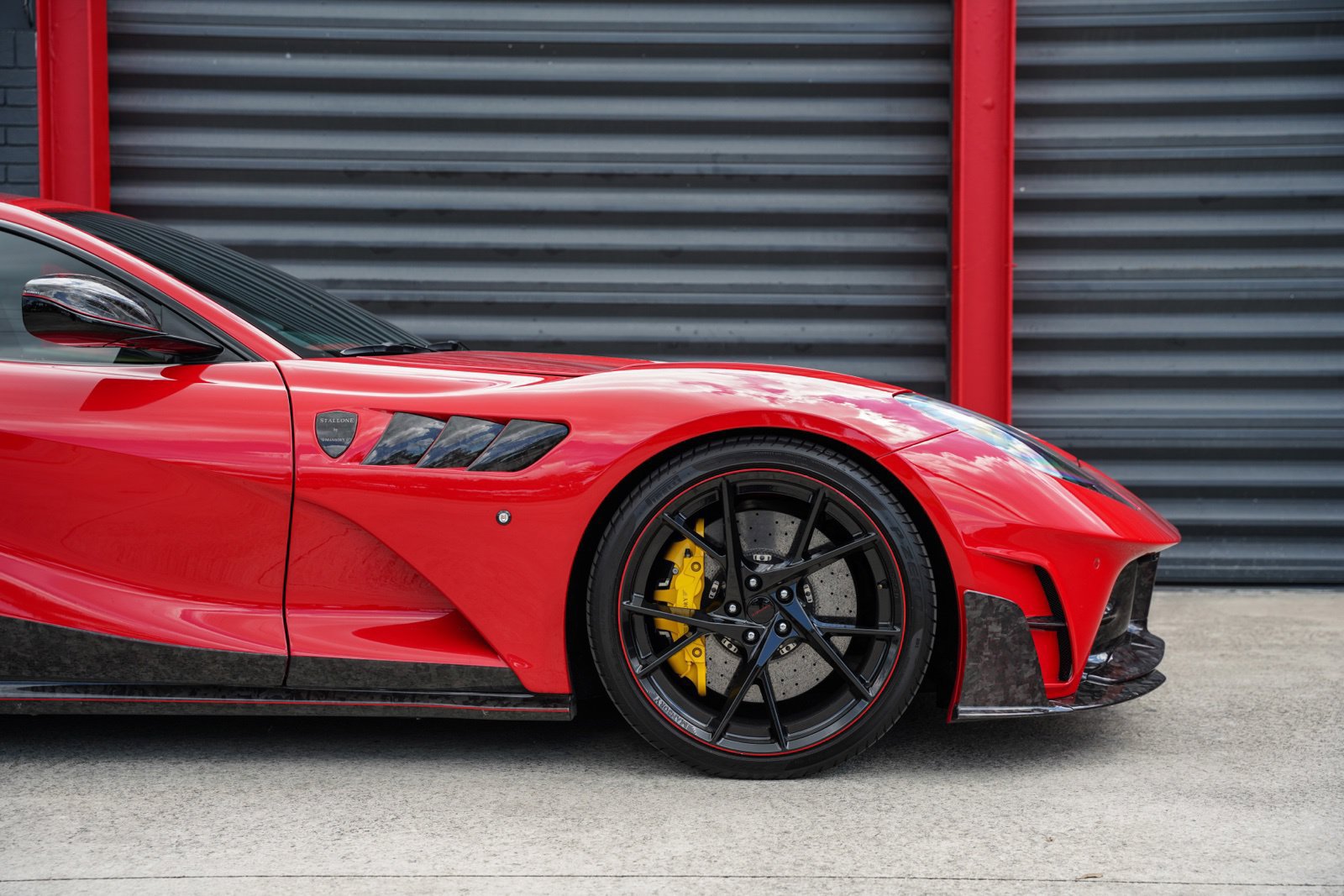 Used 2020 Ferrari 812 Superfast RWD image 18