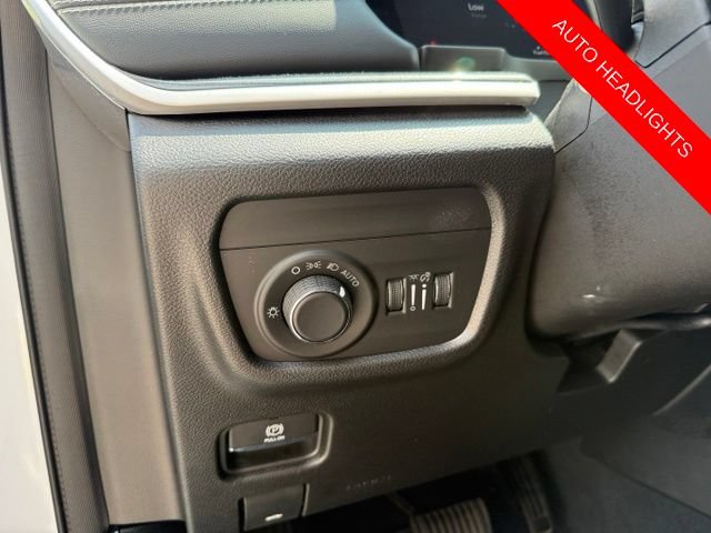 Used 2023 Jeep Grand Cherokee Altitude AWD/4WD image 27