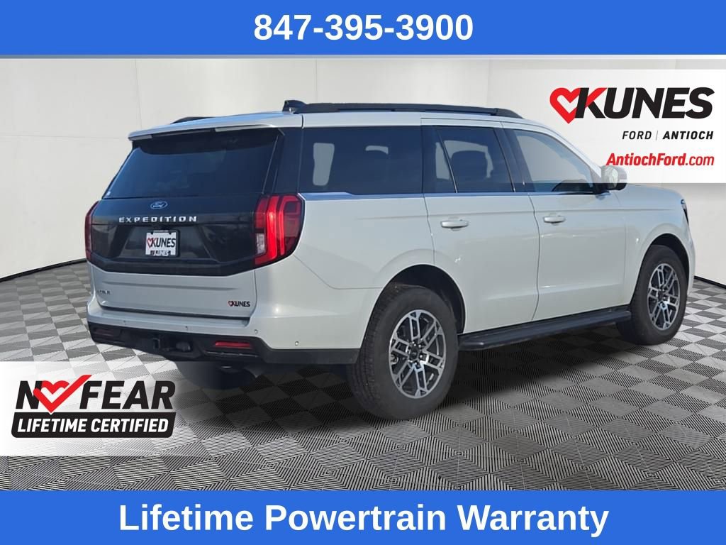 Used 2025 Ford Expedition Active image 3