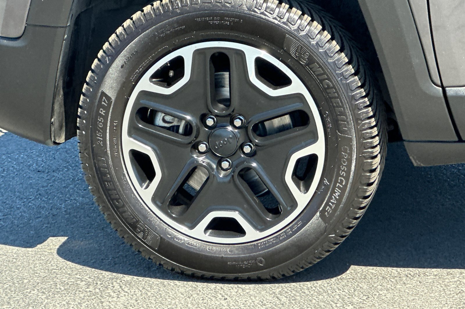 Used 2016 Jeep Renegade Trailhawk AWD/4WD image 25